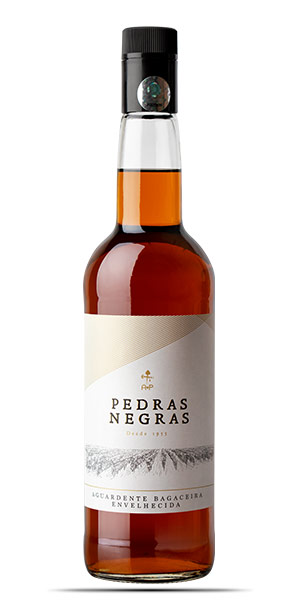 Pedras Negras Aguardente Bagaceira Envelhecida